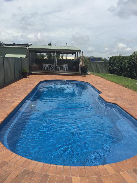 Aussie Cabins Hotel Dubbo Bagian luar foto
