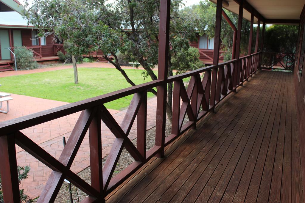 Aussie Cabins Hotel Dubbo Bagian luar foto