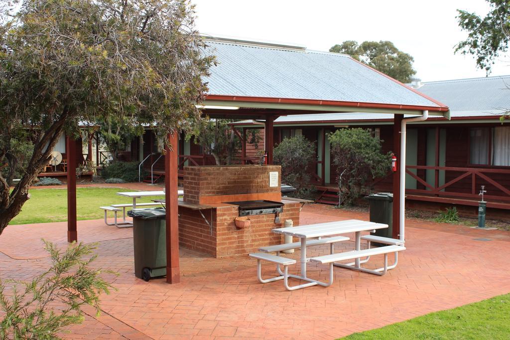 Aussie Cabins Hotel Dubbo Ruang foto